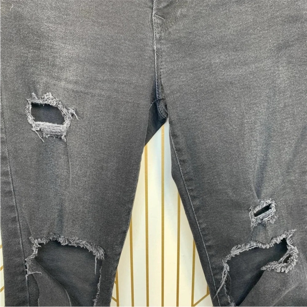 Free People Black About a Girl Ripped‎ HighRise Crop Jean size 30 - Picture 6 of 16